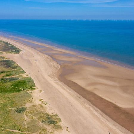 Hotel Lovely Caravan With Decking At Coral Beach Park In Lincolnshire Ref 77001C Ingoldmells Exteriér fotografie