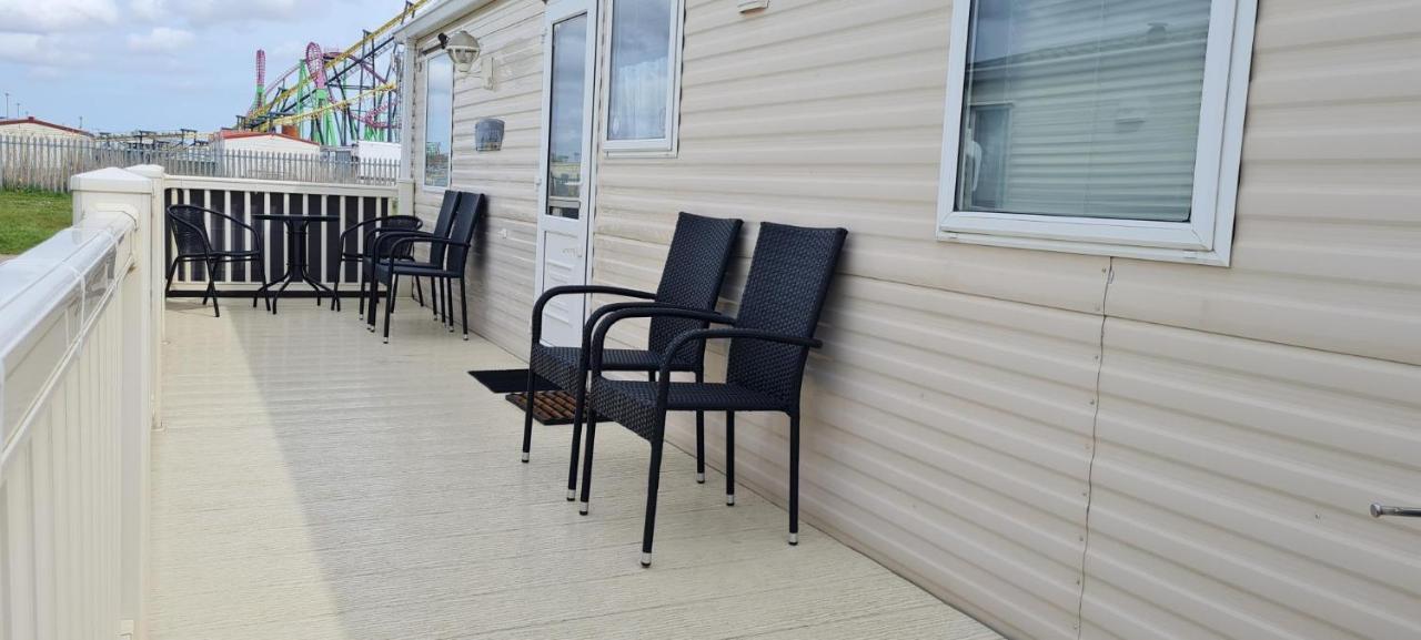 Hotel Lovely Caravan With Decking At Coral Beach Park In Lincolnshire Ref 77001C Ingoldmells Exteriér fotografie